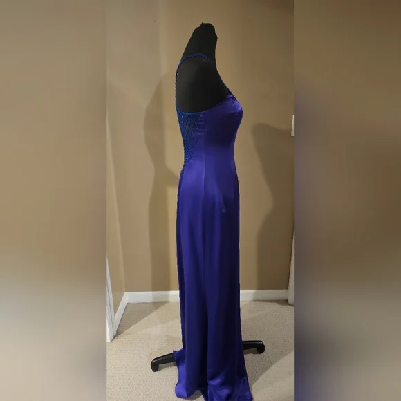 Elegant Purple Halter Dress - Picture 6 of 7